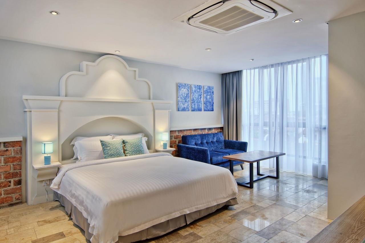 Timez Hotel Melaka Екстериор снимка