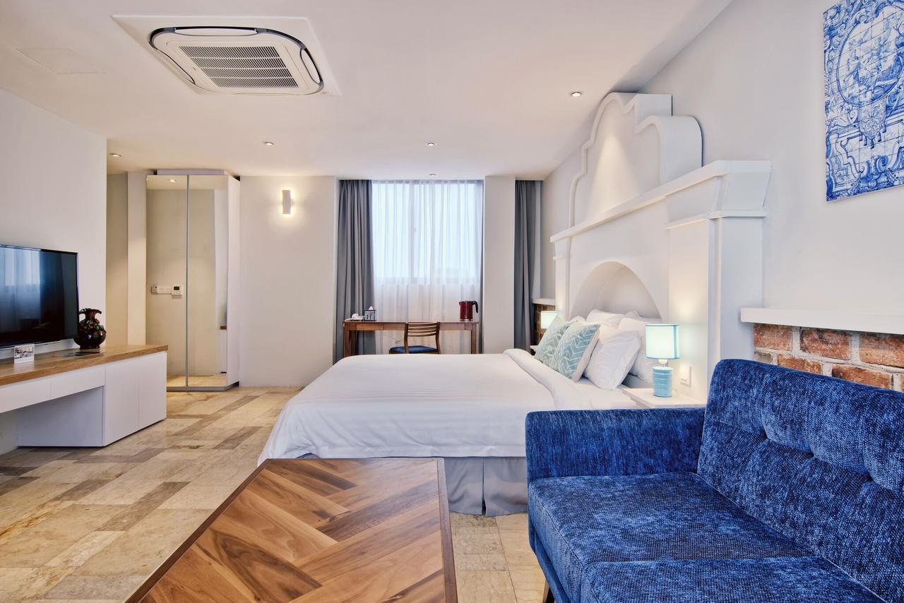Timez Hotel Melaka Екстериор снимка