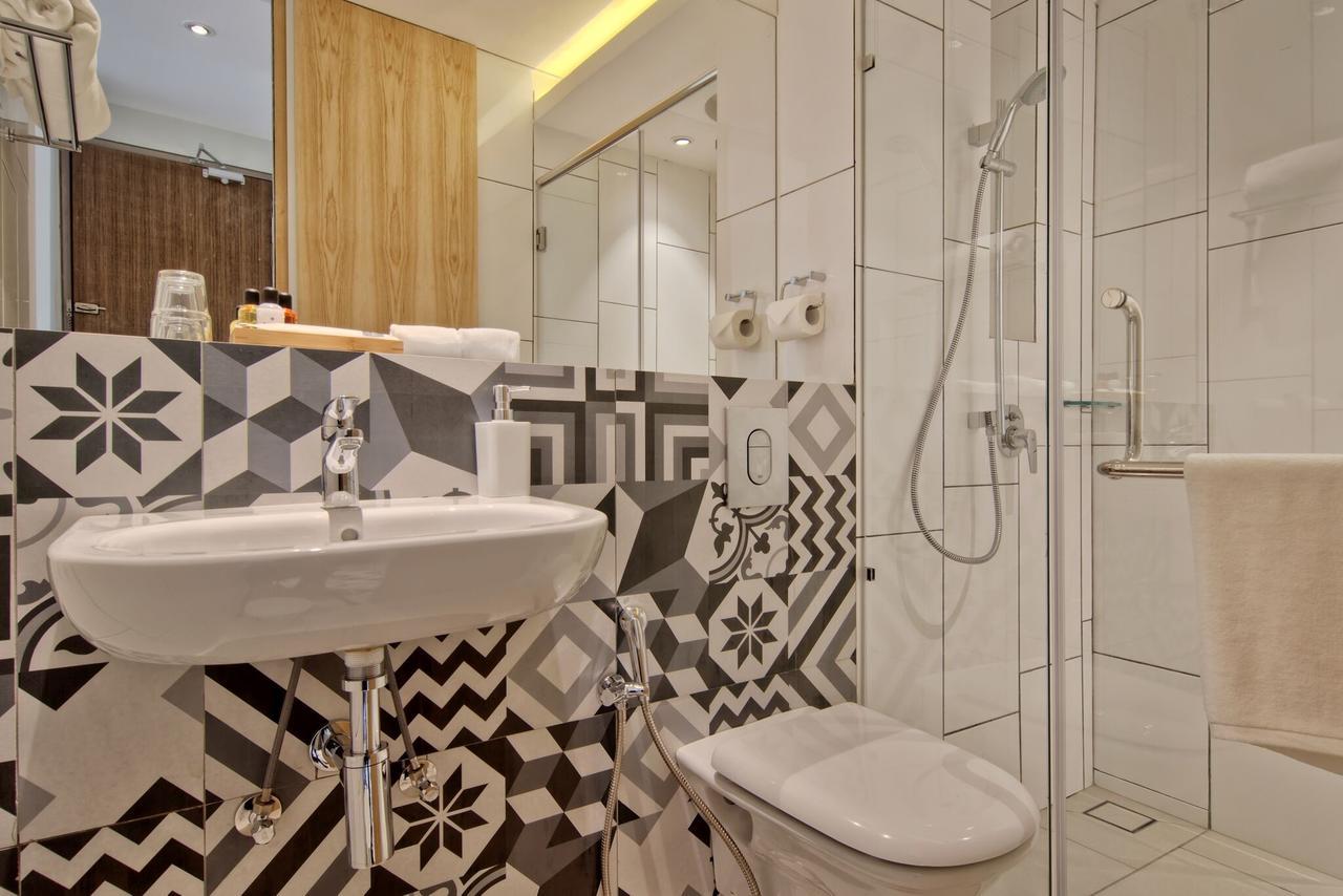 Timez Hotel Melaka Екстериор снимка