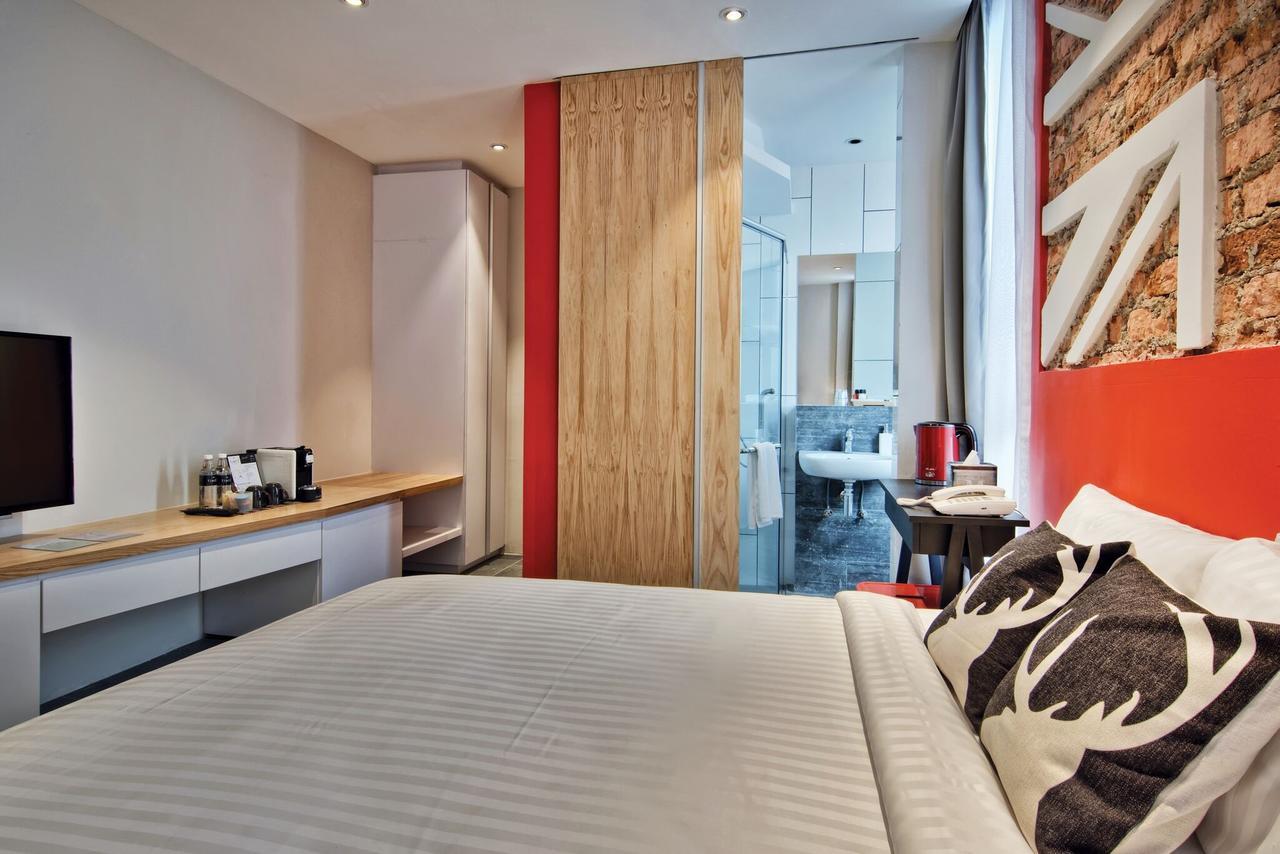 Timez Hotel Melaka Екстериор снимка